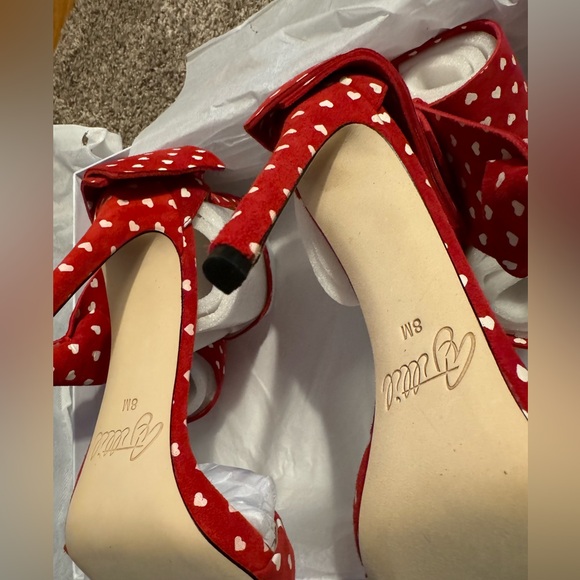 Aminah Abdul Jillil Heart Printed Limited Edition - Picture 6 of 10